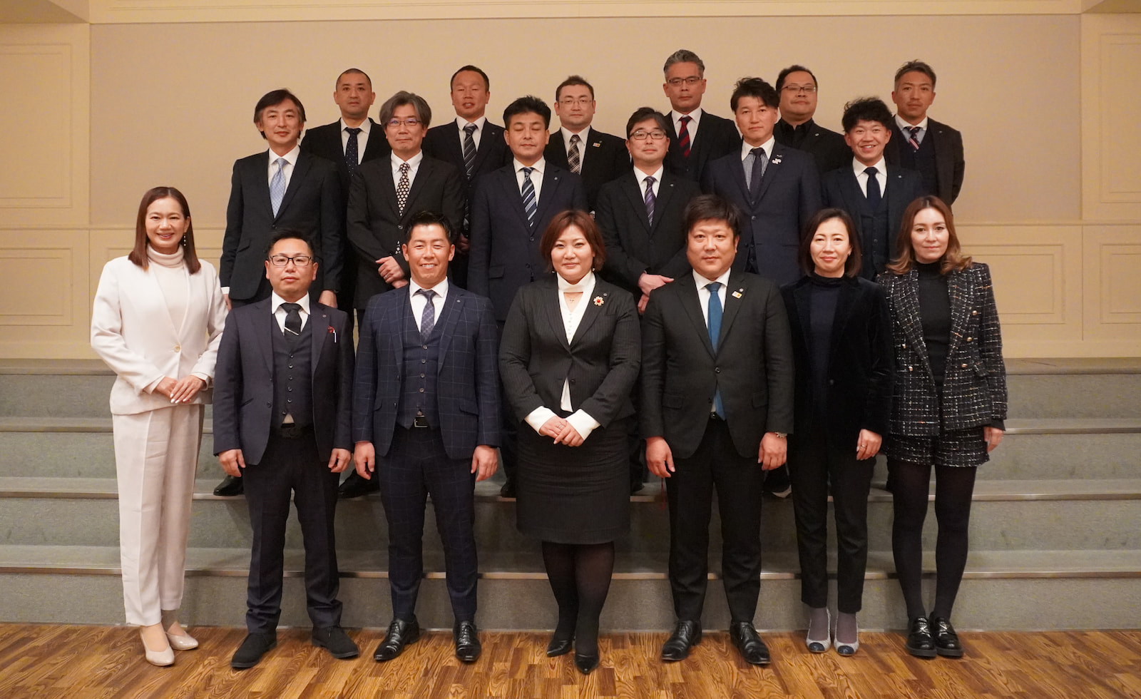 政策提言委員会